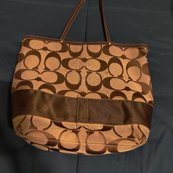 Coach Handbag - Picture 5 of 6